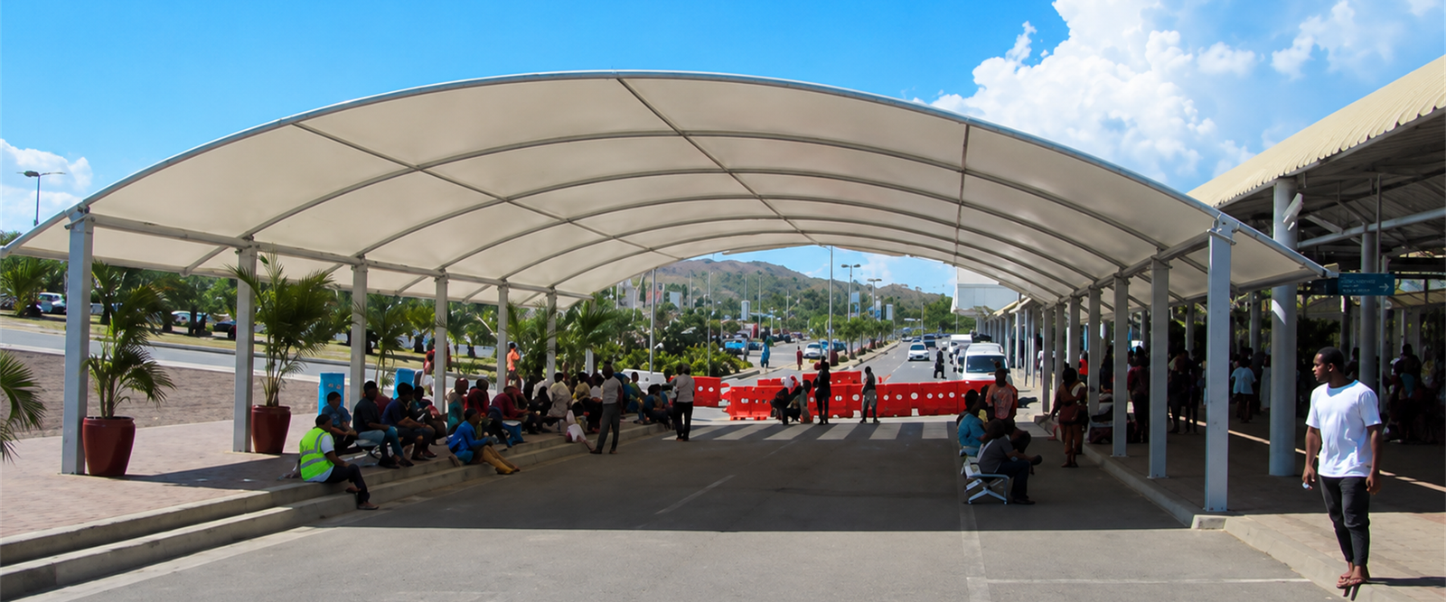 Tensile walkway canopy structure